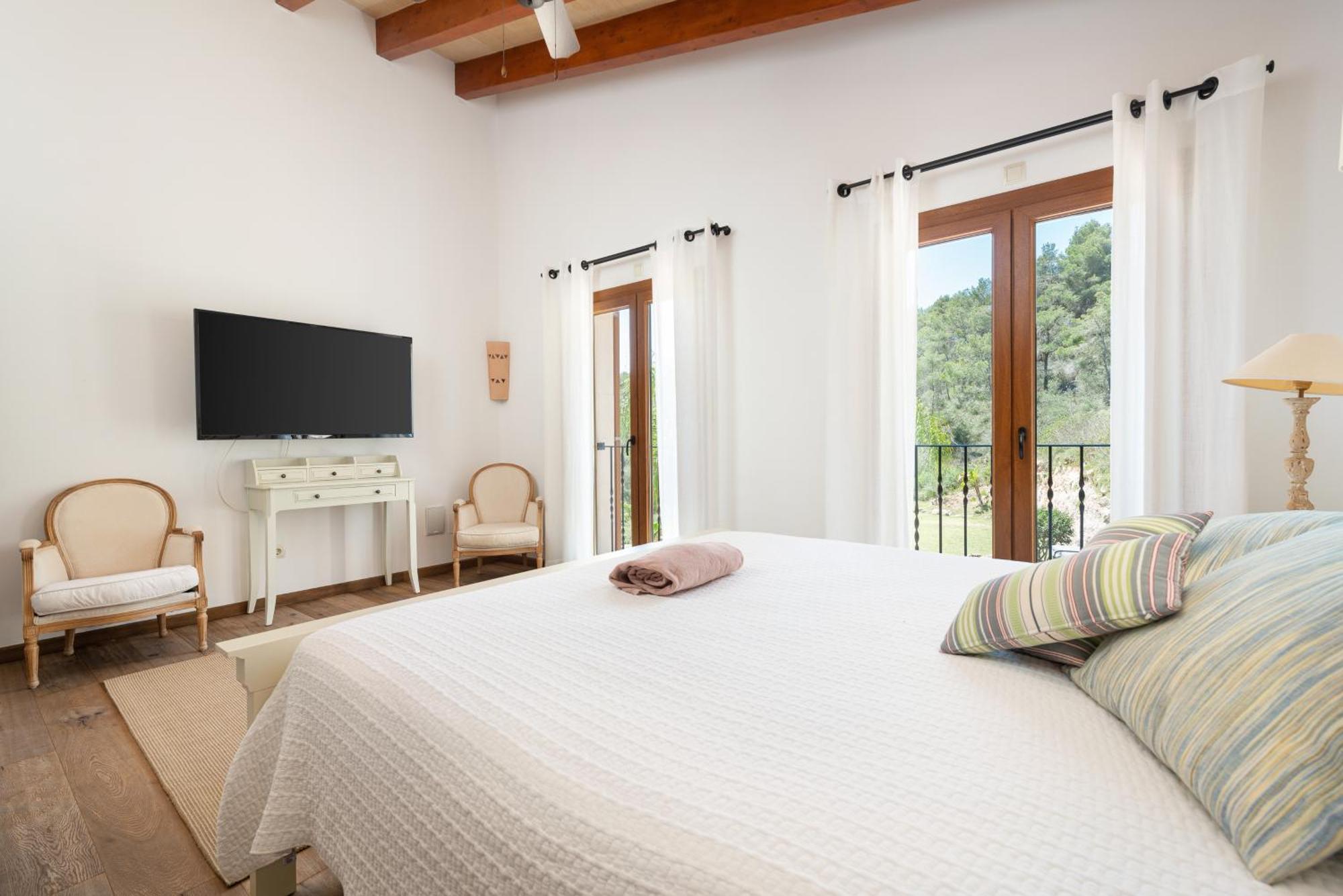 Es Foners En Con Piscina Y Jacuzzis En