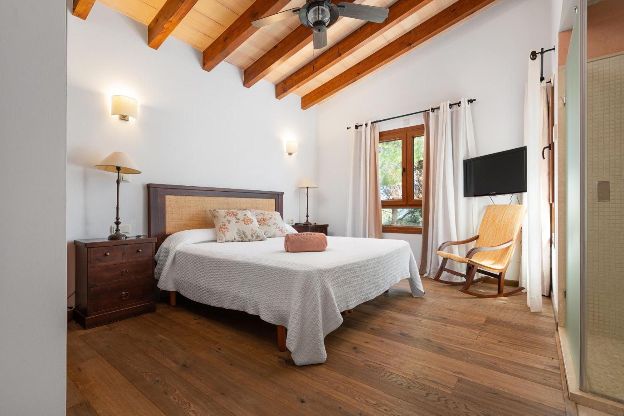 Villa Es Foners En Con Piscina Y Jacuzzis En *