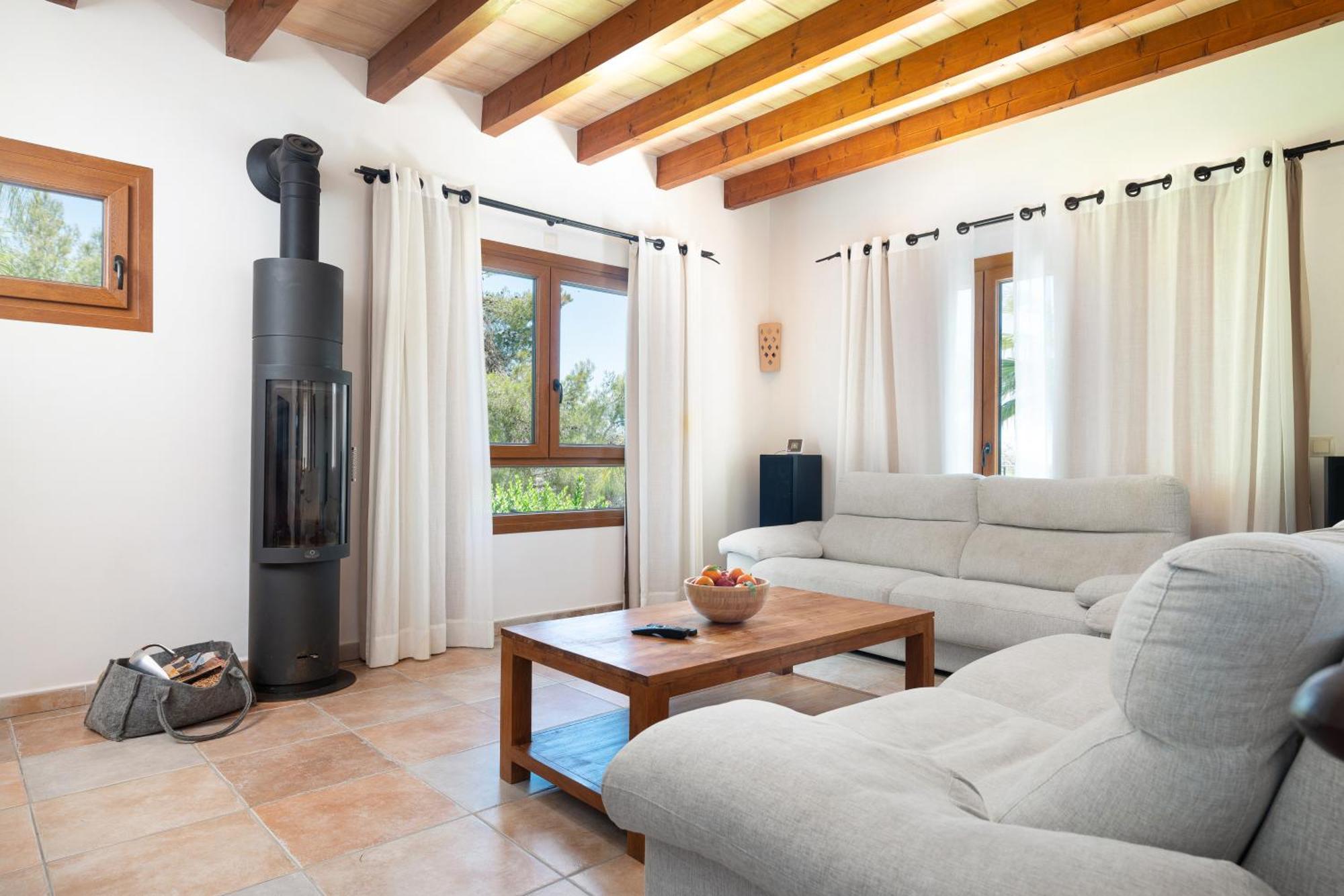 Villa Es Foners En Con Piscina Y Jacuzzis En *