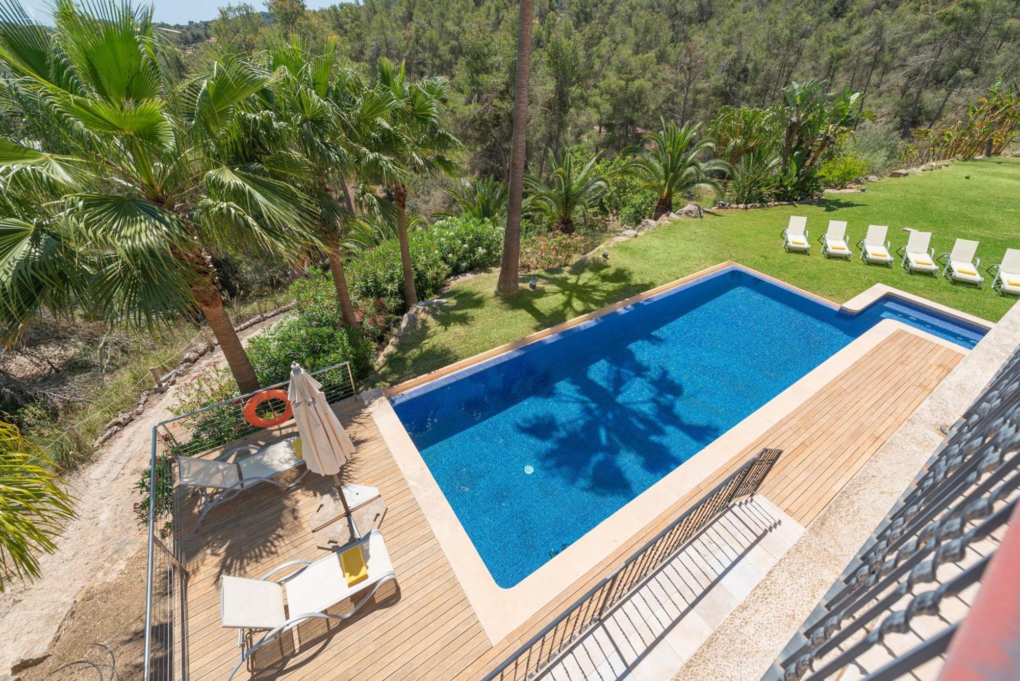 Villa Es Foners En Con Piscina Y Jacuzzis En *